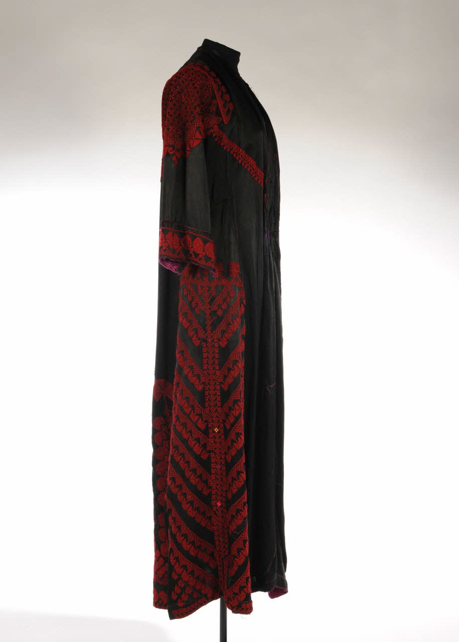 robe Thawb 2004.83.1  Photo