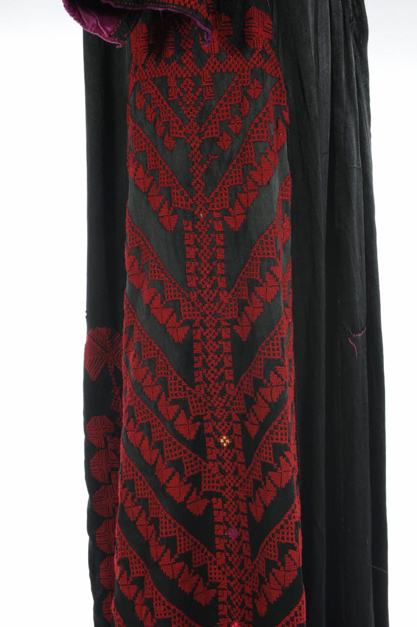 robe Thawb 2004.83.1  Photo