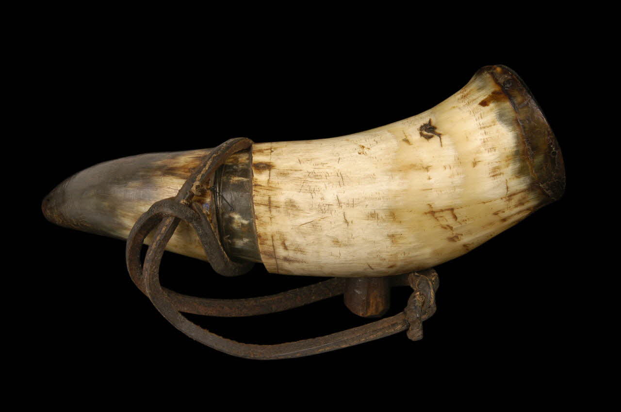 Corne à huile 1889.28.9.1-2 Photo