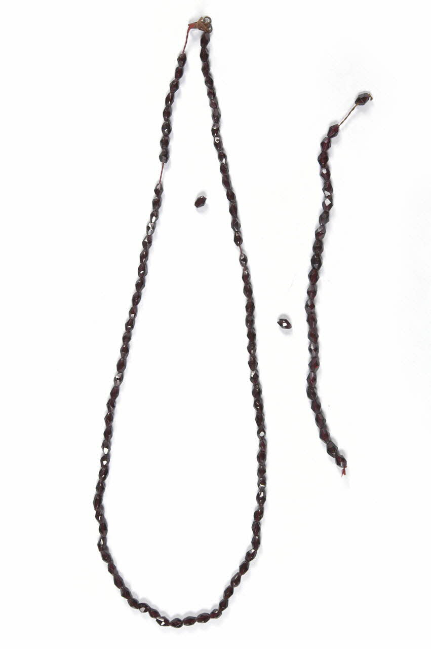 collier 1898.14.1.2 Photo