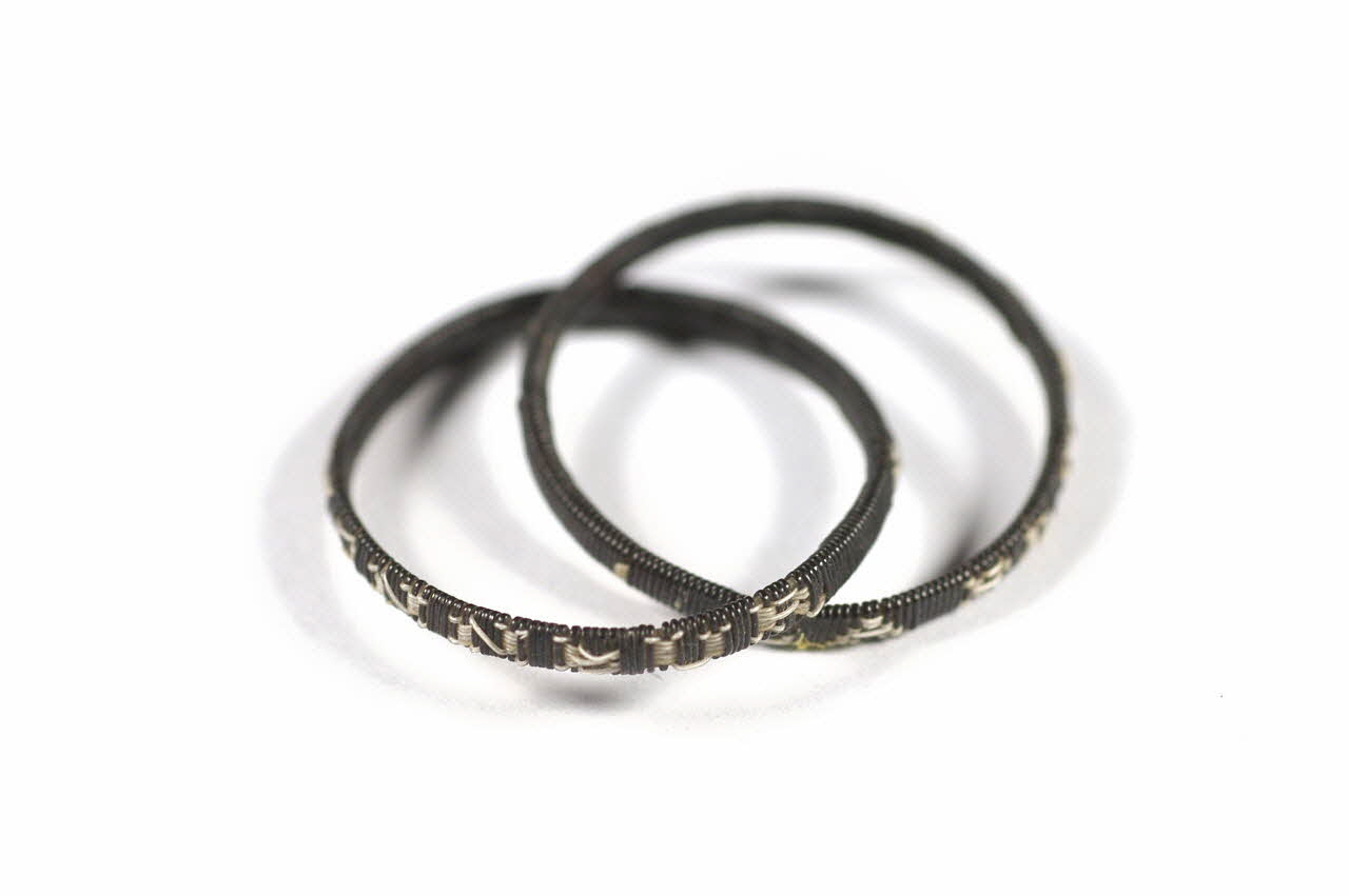 bague en crin 1901.1.1103 Photo