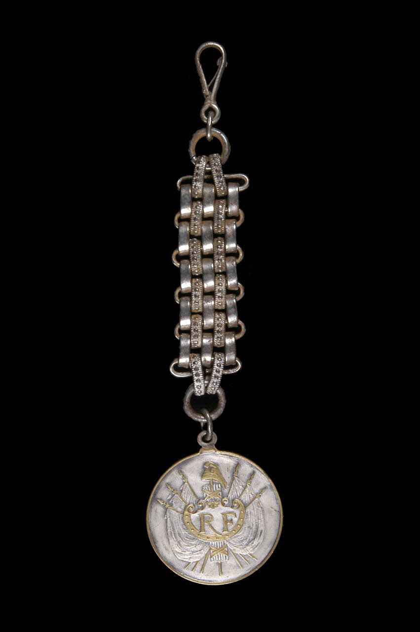 CHAINE DE MONTRE ET MEDAILLE 1898 1901.1.185 Photo