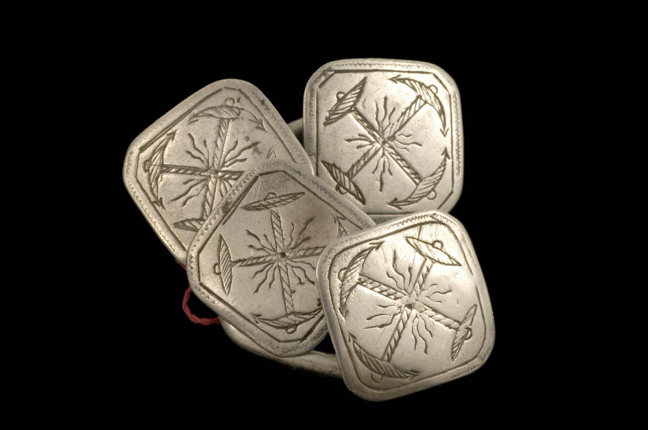 bouton double 1901.1.447 Photo