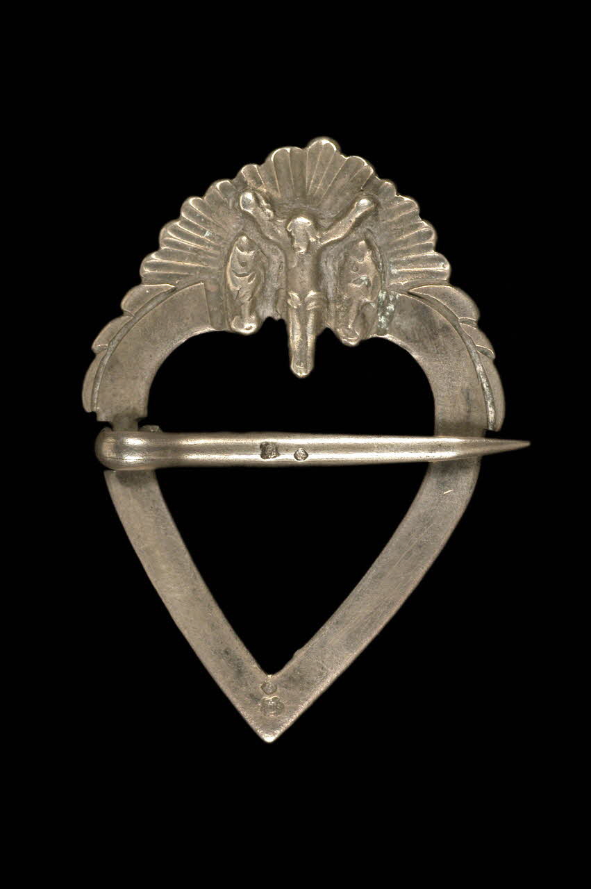 épingle de col Pays de la Loire, France 1819-1838 1901.1.519 Photo Mucem / Anne Maigret