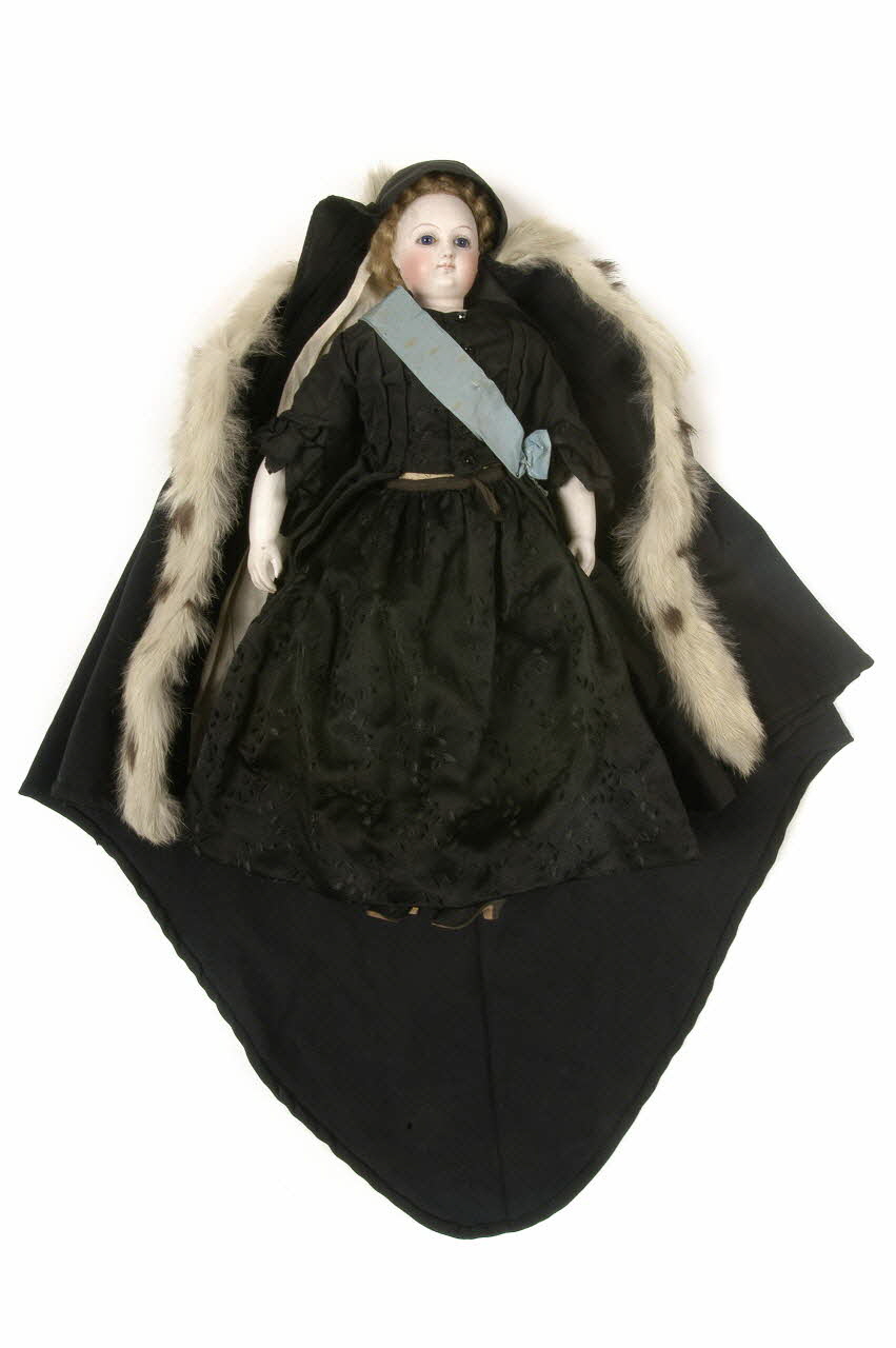 poupée-femme Abbesse d'Epinal 1913.1.241 Photo