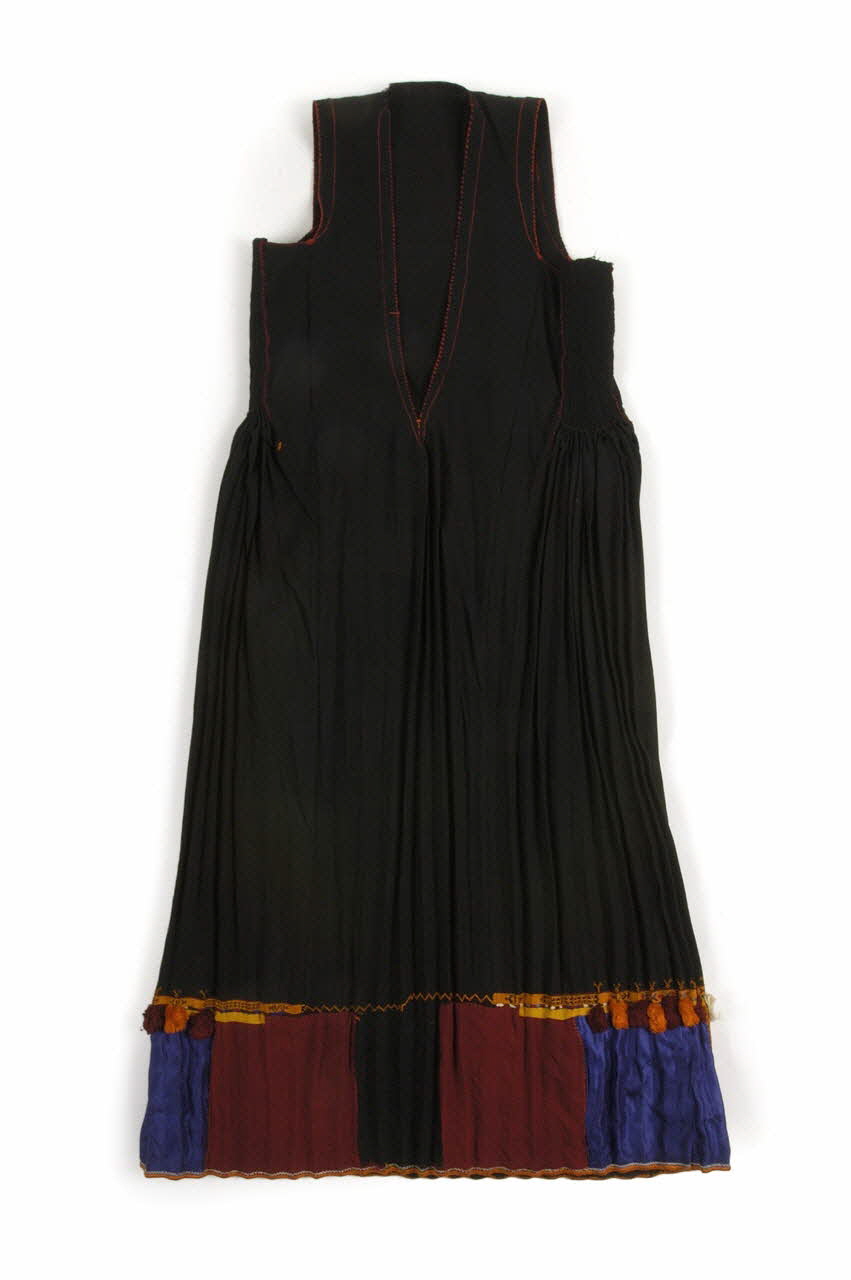 robe DMH1934.183.6.2 Photo