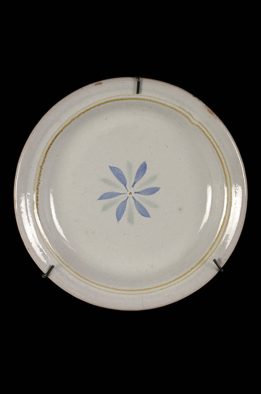 Poterie La Villa plat Pays de la Loire, France 1900 1937.53.26 Photo