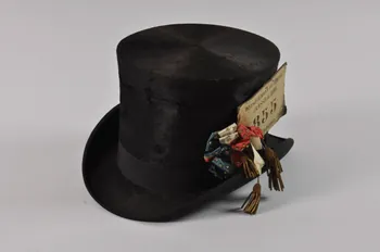 chapeau de conscrit 1895 1959.105.1.1-2 Photo Mucem