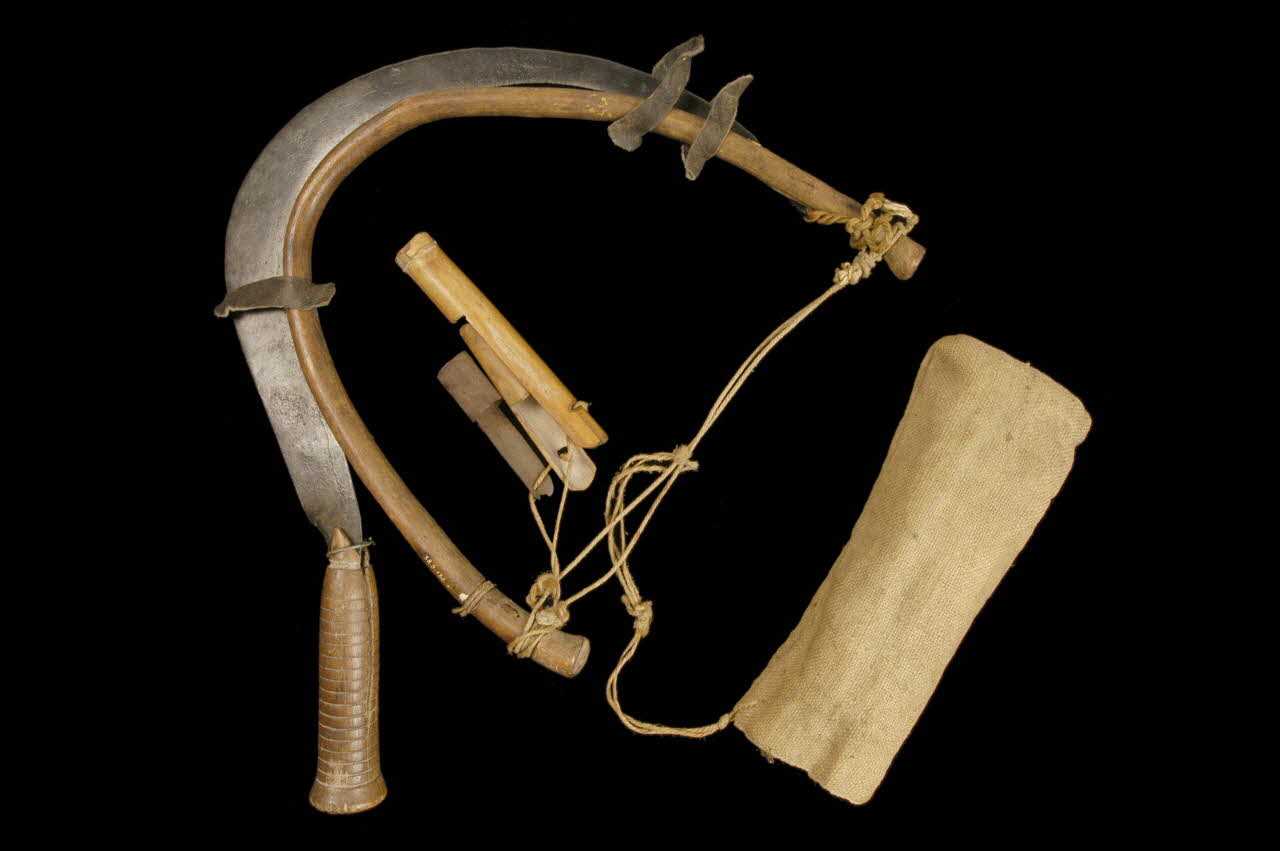 OUTILLAGE DE MOISSONNEUR 1938.5.132.1-7 Photo