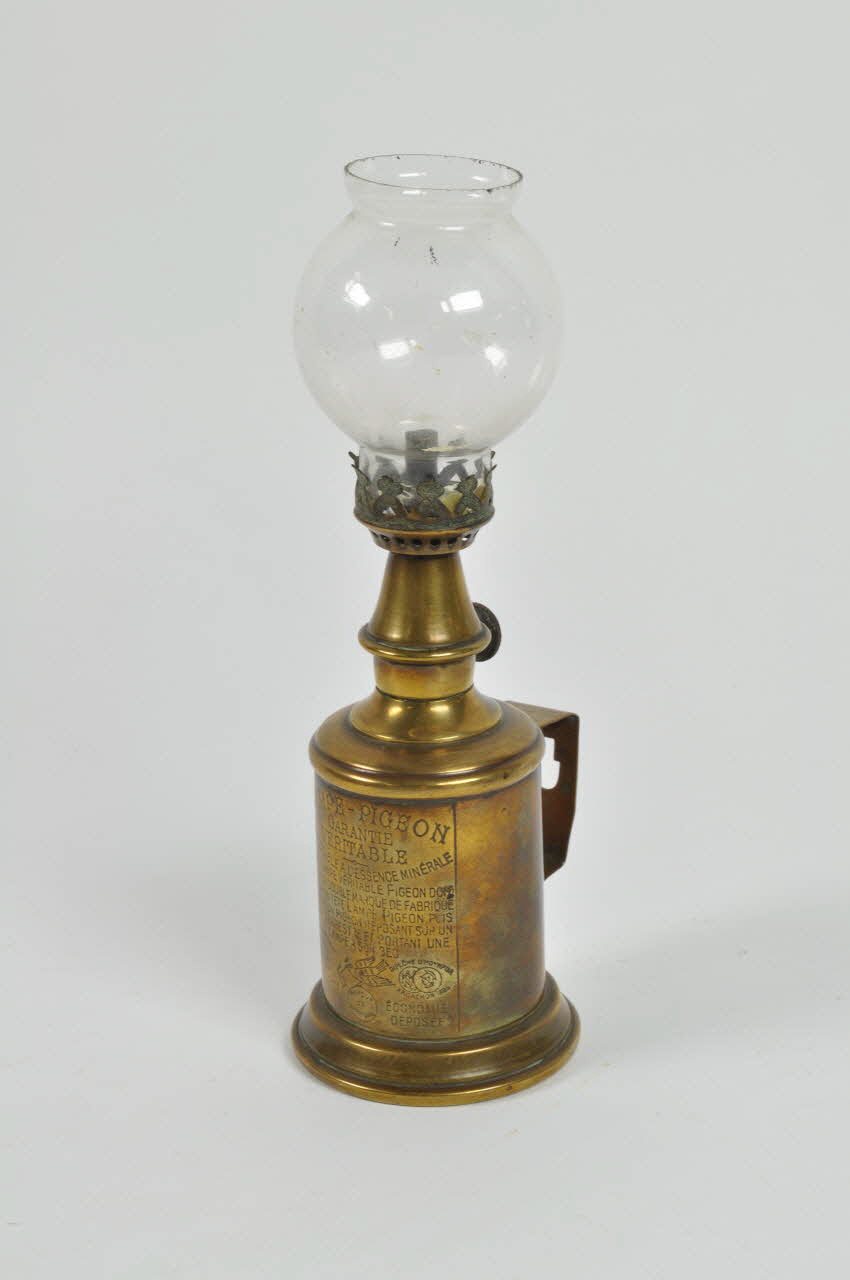 LAMPE PIGEON 1860-1900 1960.100.2.1-2 Photo Mucem