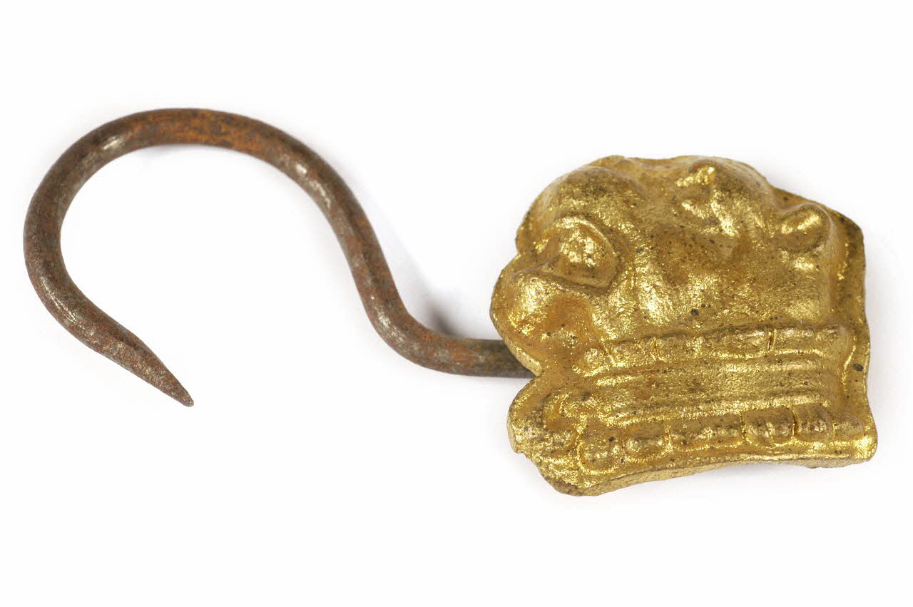 CROCHET DE TABLIER D'ARTISAN 1941.26.19 Photo