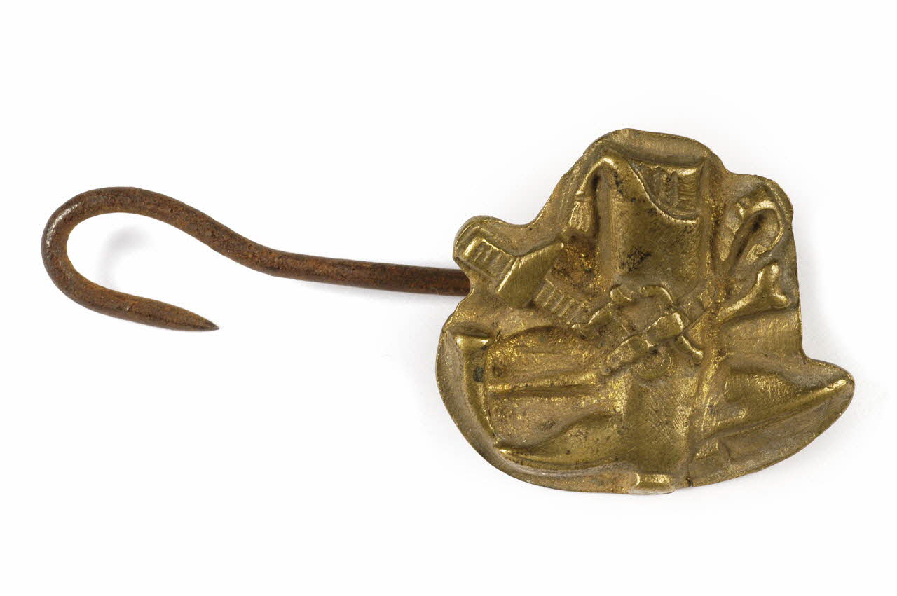 CROCHET DE TABLIER D'ARTISAN 1941.26.2 Photo