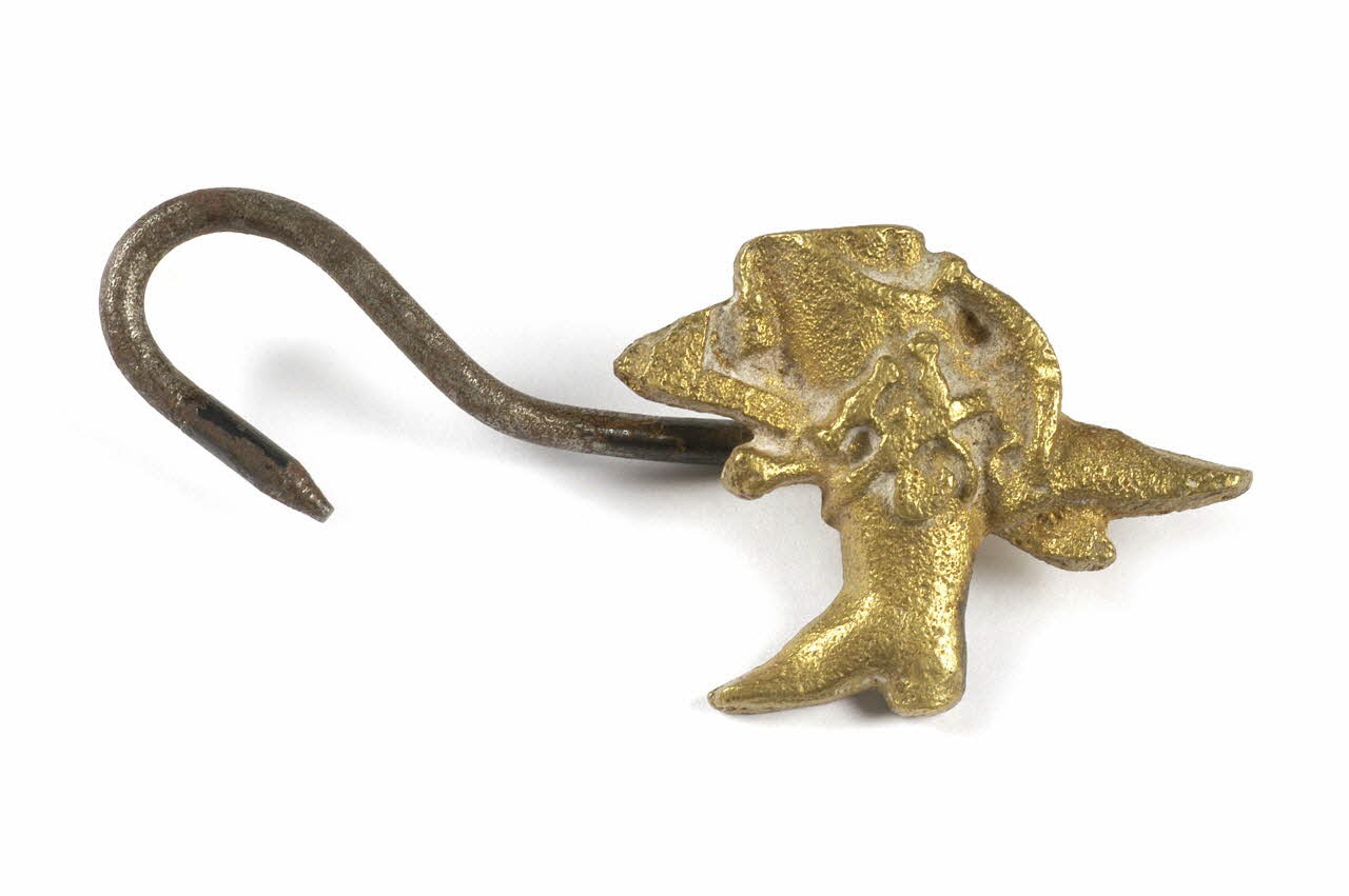 CROCHET DE TABLIER D'ARTISAN 1941.26.3 Photo