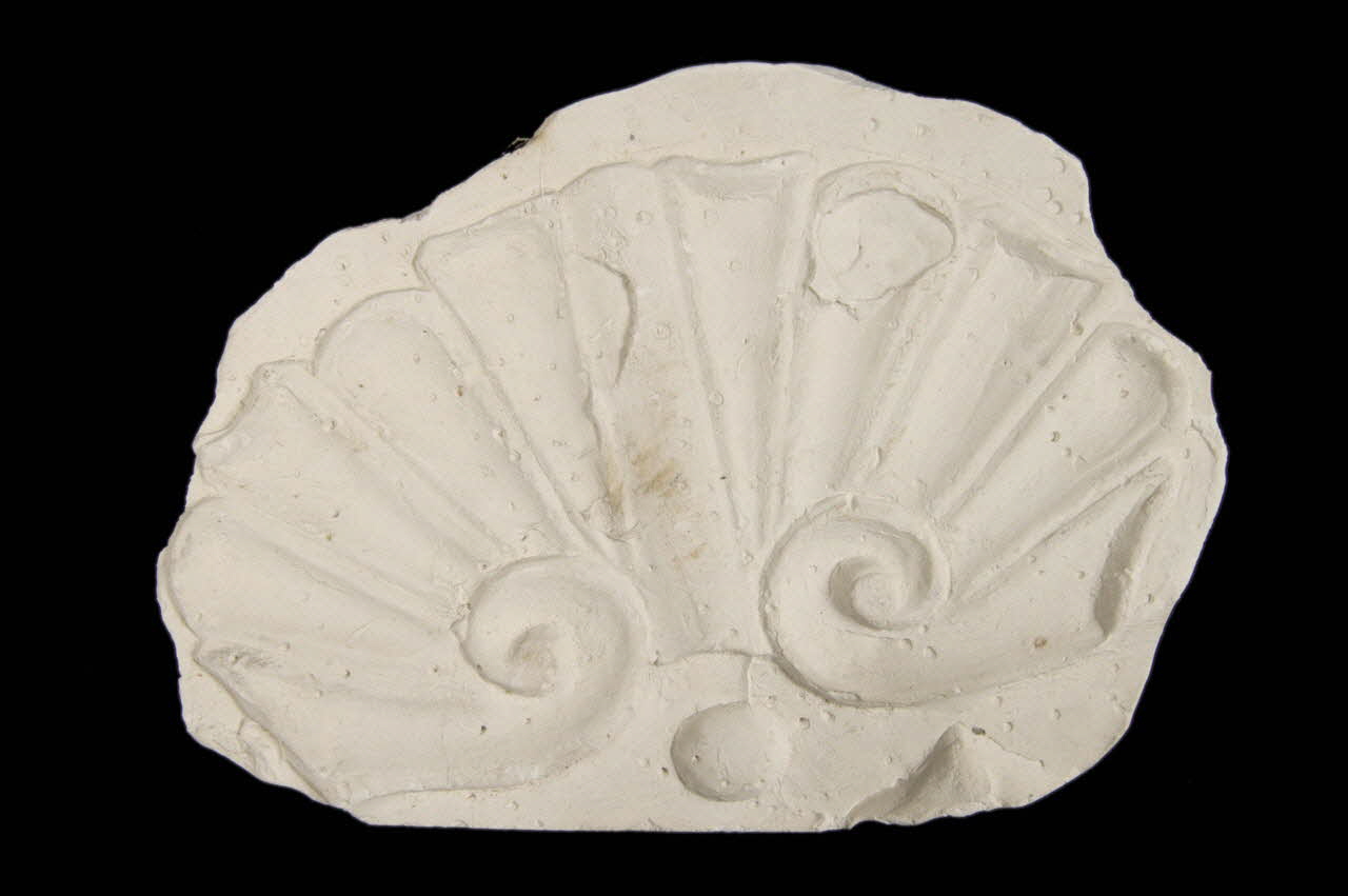 Maurice Coz moulage Détail de la traverse inférieure d'une armoire Bourgogne, France 1941/6/25 1941.38.25 Photo