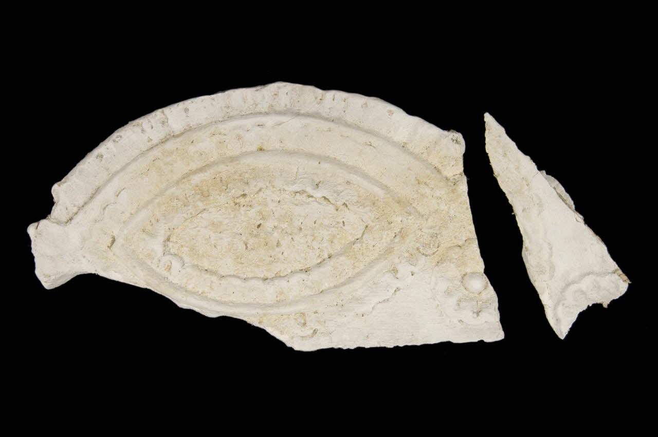 Roger Lecotté ; André Golven moulage Motif central de la traverse inférieure d'un buffet Ile-de-France, France 1941/6/7 1941.42.13 Photo