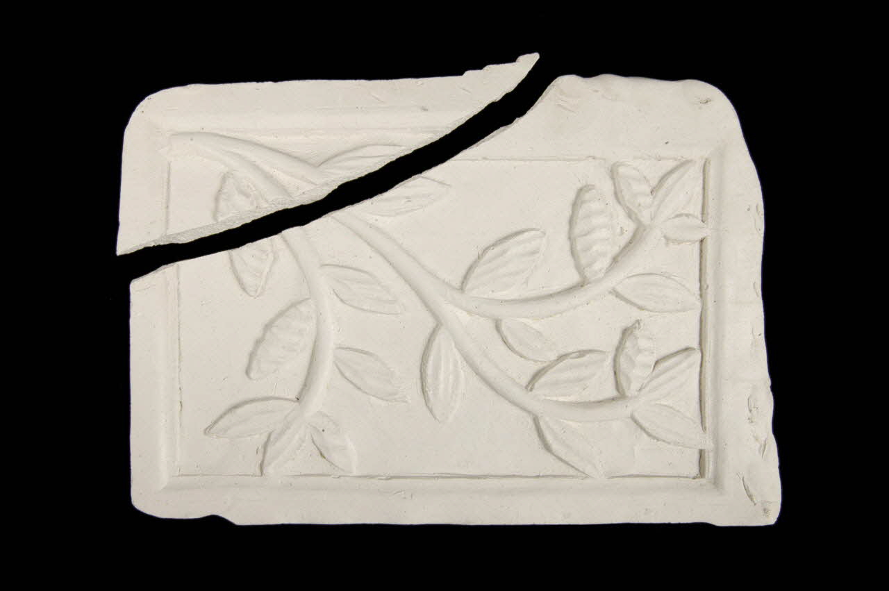 Jacques Pasquet moulage Décor sculpté au-dessus de la porte d'une horloge à gaine Centre, France 1941/7/14 1941.44.14 Photo