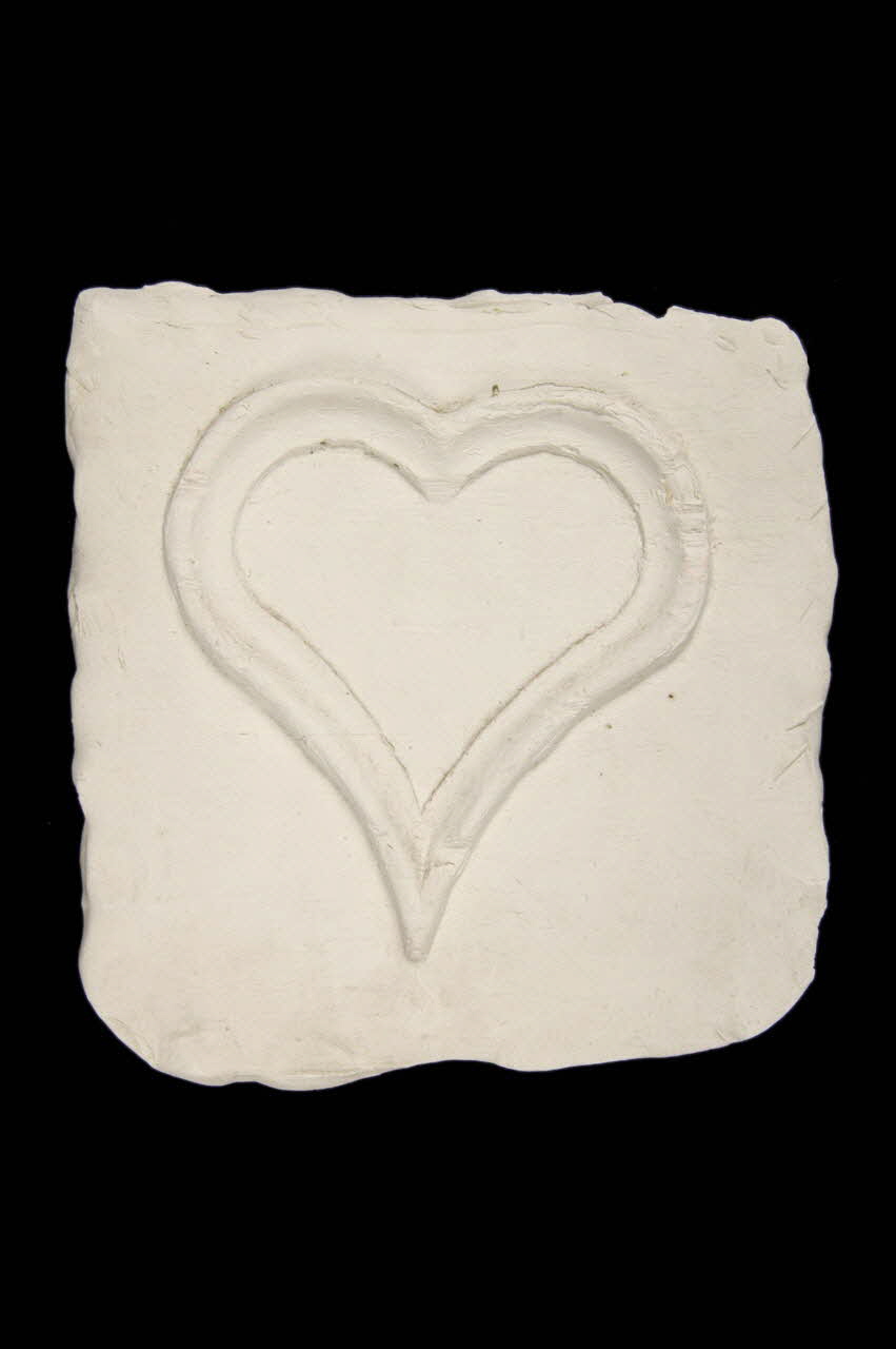 Jacques Pasquet moulage Coeur sculpté sur la traverse basse d'une horloge à gaine Centre, France 1941/7/18 1941.44.20  Photo