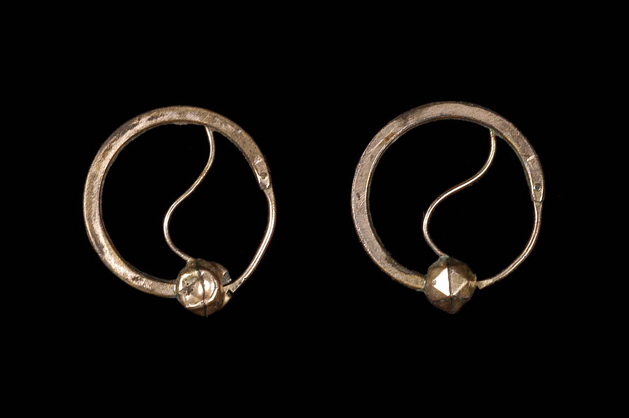 boucle d'oreille créole 1865-1870 1943.117.25.1-2 Photo