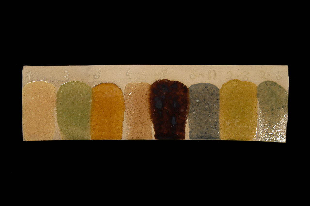 Claude Marti PLAQUE ECHANTILLONS EMAUX Languedoc-Roussillon, France 1900 1946.32.46 Photo