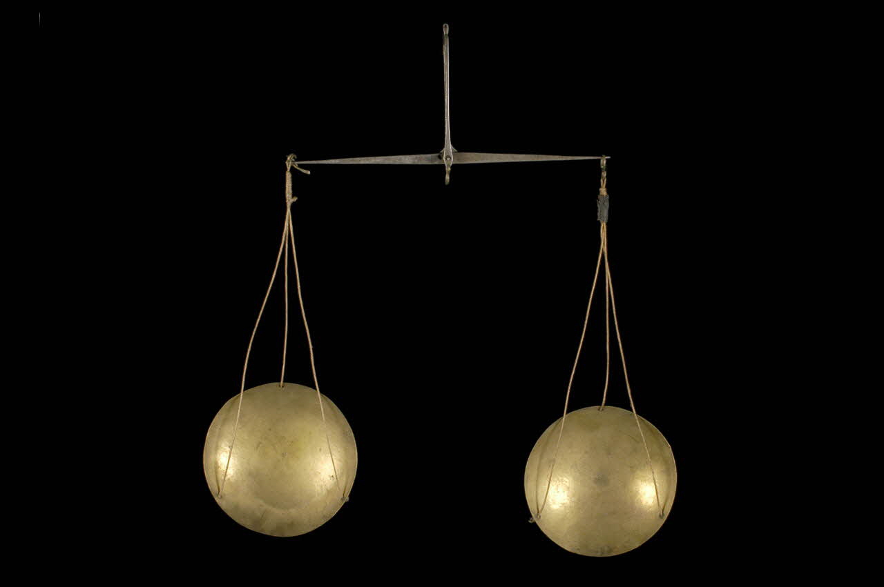 balance à plateaux 1947.21.31.1-3 Photo