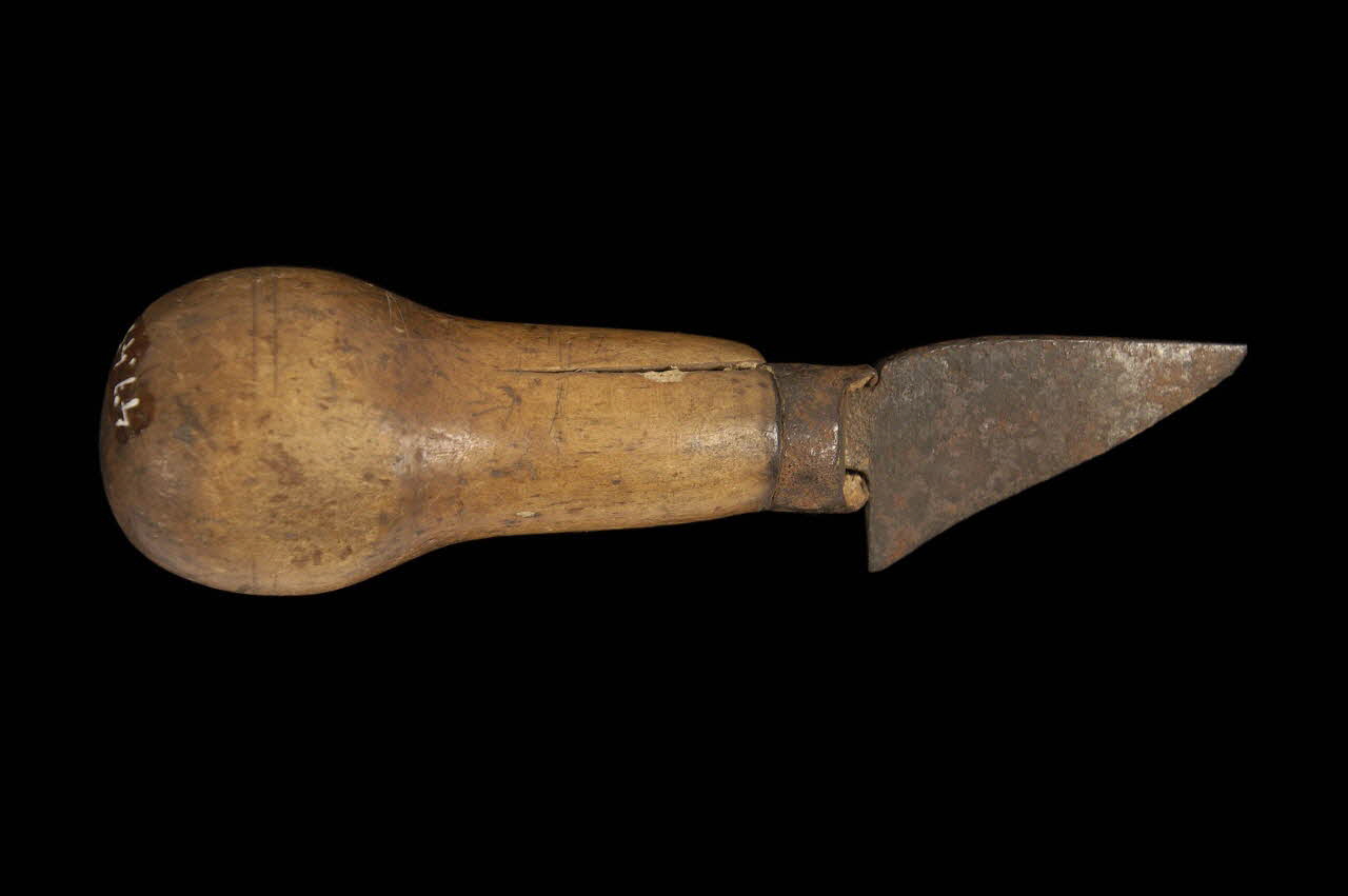 EPLUCHOIR Mondeux 1947.45.82 Photo