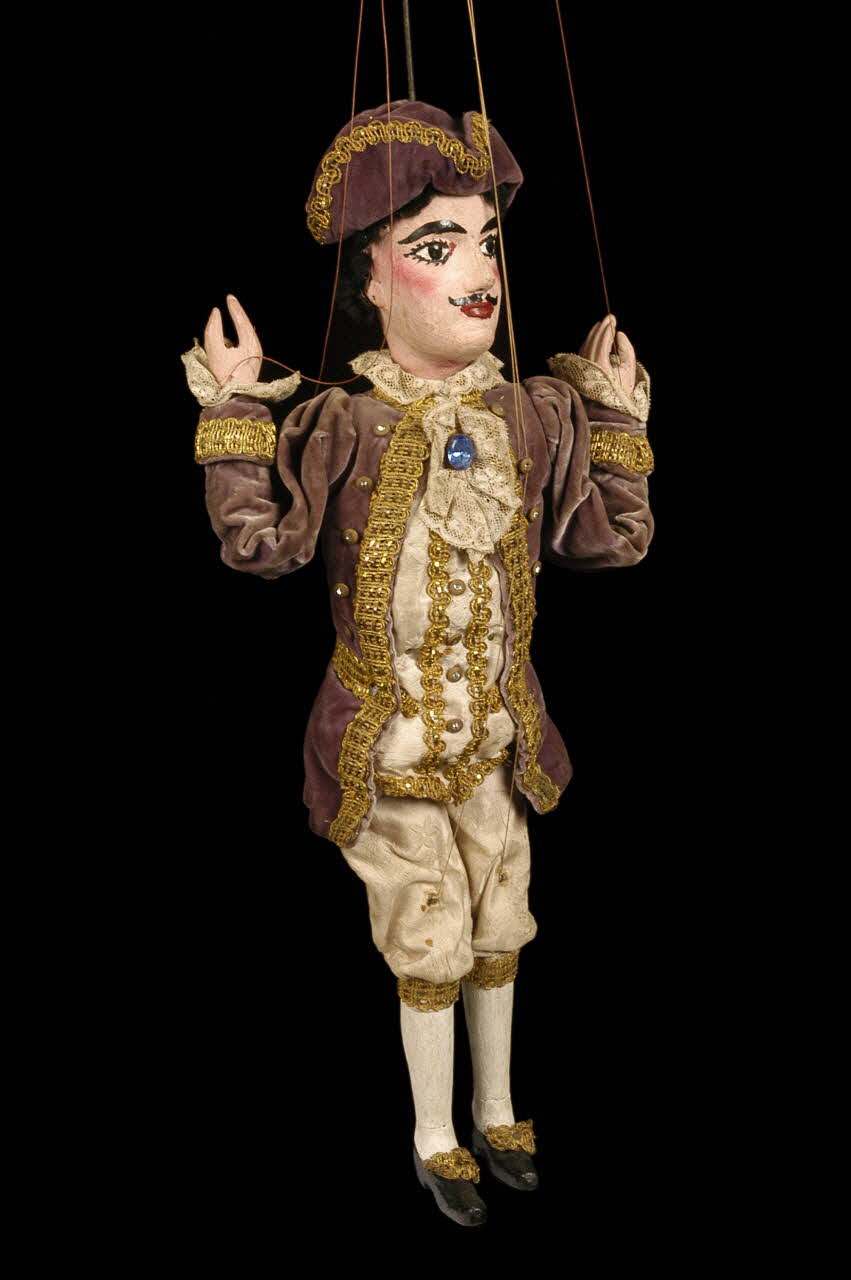 Samuel Dulaar marionnette à tringle et à fils Marquis de Carabas Picardie, France 1913 1948.6.37 Photo