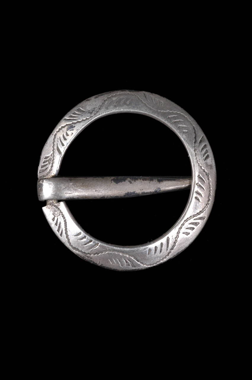 épingle de col 1956.76.1 Photo