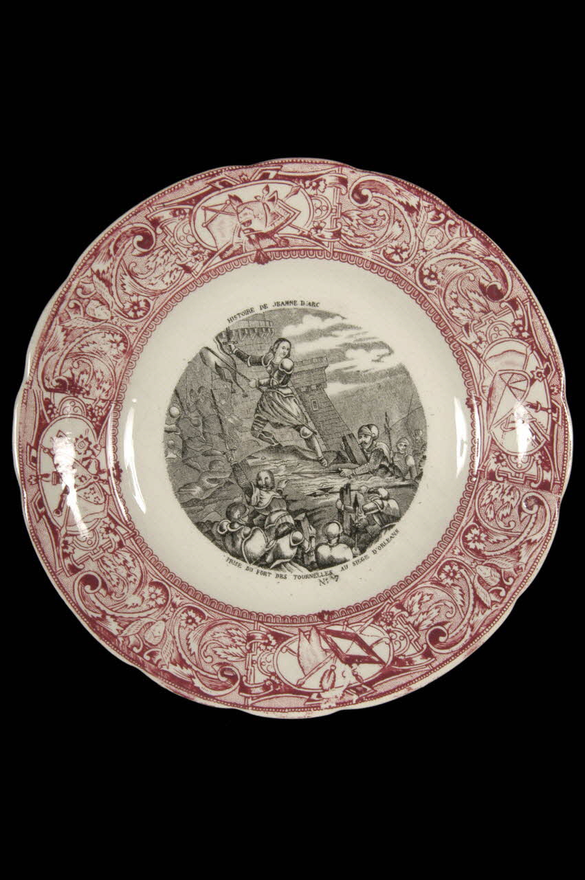 assiette plate Centre, France 1880 1957.42.3 Photo