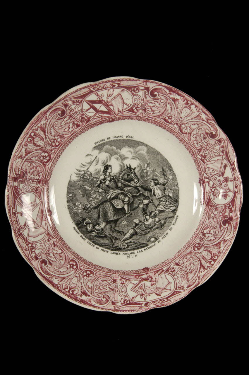 assiette plate Centre, France 1880 1957.42.4 Photo