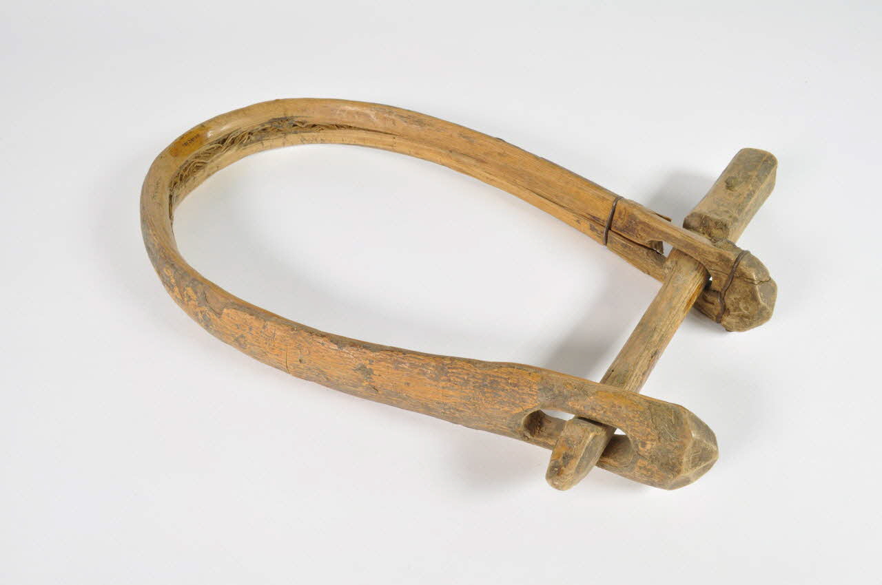 COLLIER DE VACHE kurdu 1960.140.18.1-2 Photo Mucem