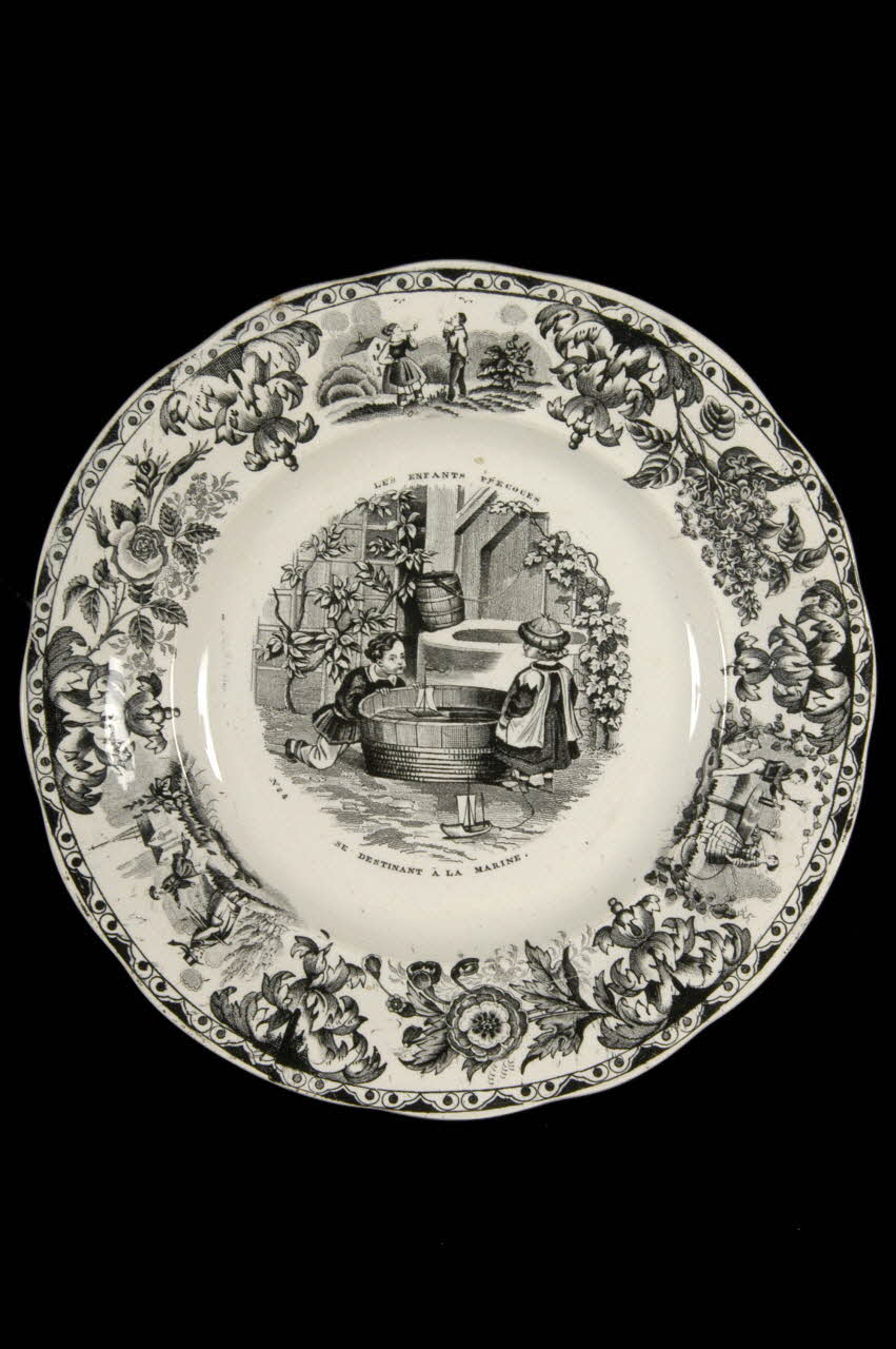 FaïEnces ; Lebeuf Milliet Et Cie assiette plate Les enfants précoces Picardie, France 1849-1867 1959.85.10 Photo