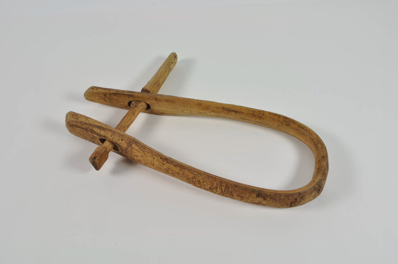 COLLIER DE VACHE 1960.140.19.1-2 Photo Mucem