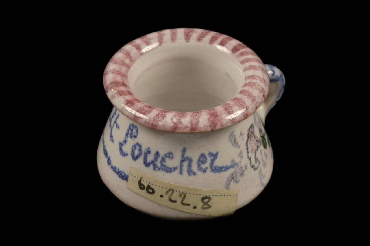 A. Riviere pot de chambre Bourgogne, France 1900-1925 1960.22.8 Photo