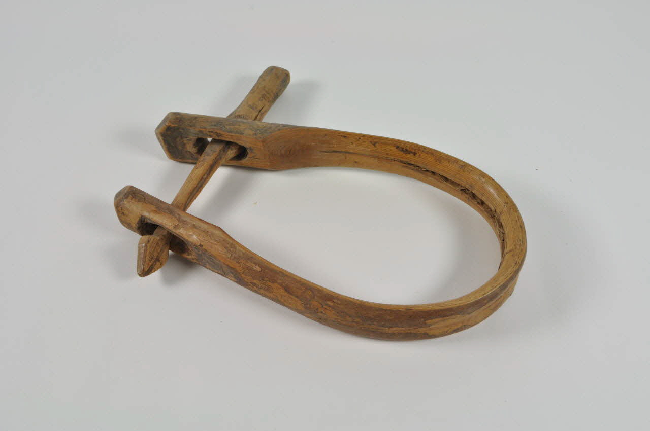 COLLIER DE VACHE 1960.140.20.1-2 Photo Mucem