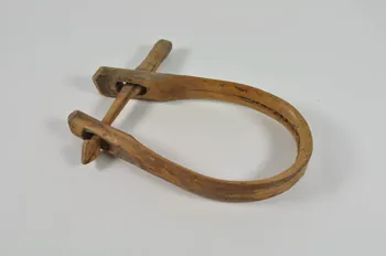 COLLIER DE VACHE 1960.140.20.1-2 Photo Mucem