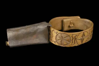 collier et sonnaille de brebis collar d'ovella ramejat o musicat 1961.123.13.1-3 Photo
