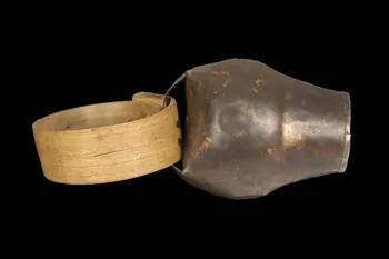 collier et sonnaille de brebis collar d'ovella ramejat o musicat Tourne-Rieutort(Pyrénées-Orientales) 1931 1961.123.33.1-3 Photo
