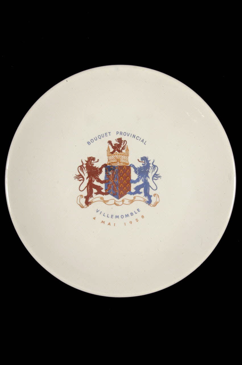 assiette plate Île-de-France, France 1958 1961.66.24 Photo