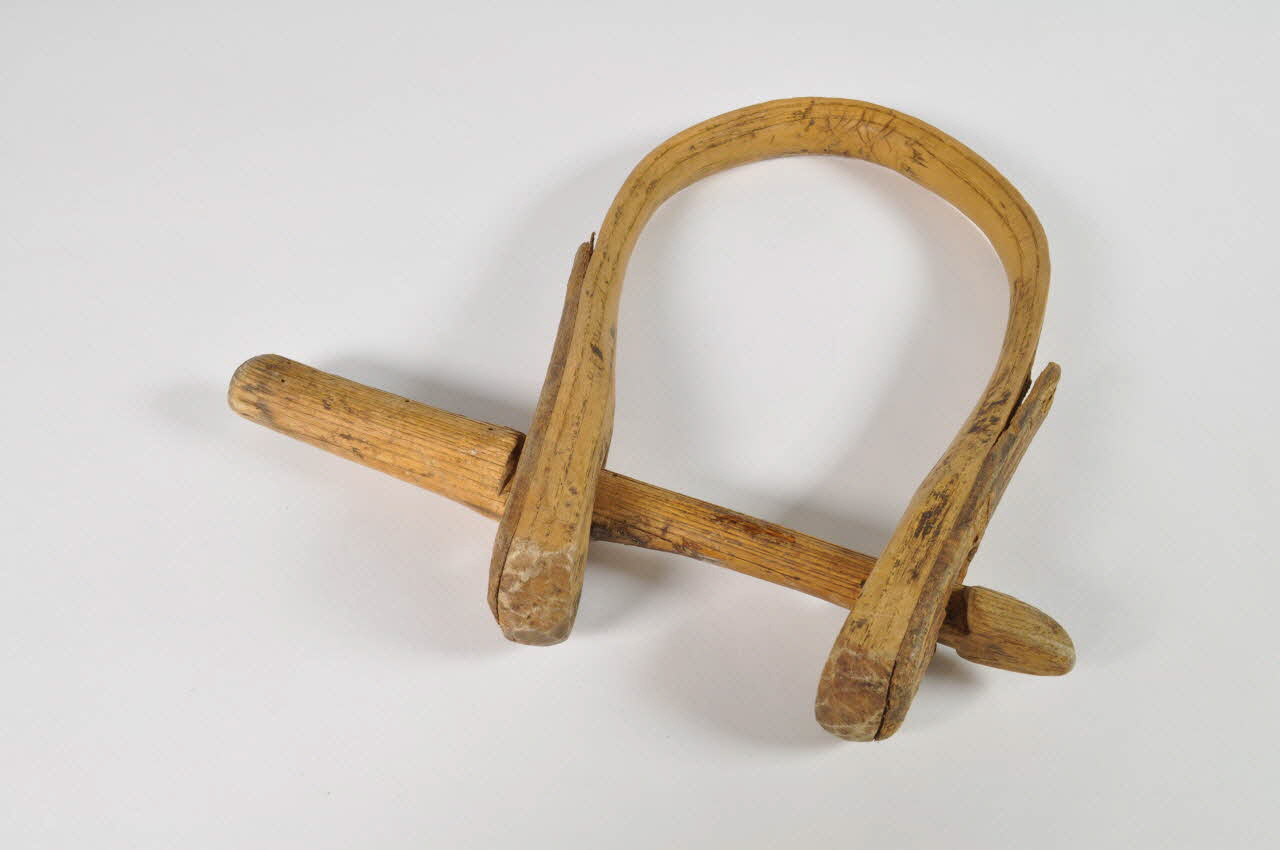 COLLIER DE VACHE 1960.140.22.1-2 Photo Mucem