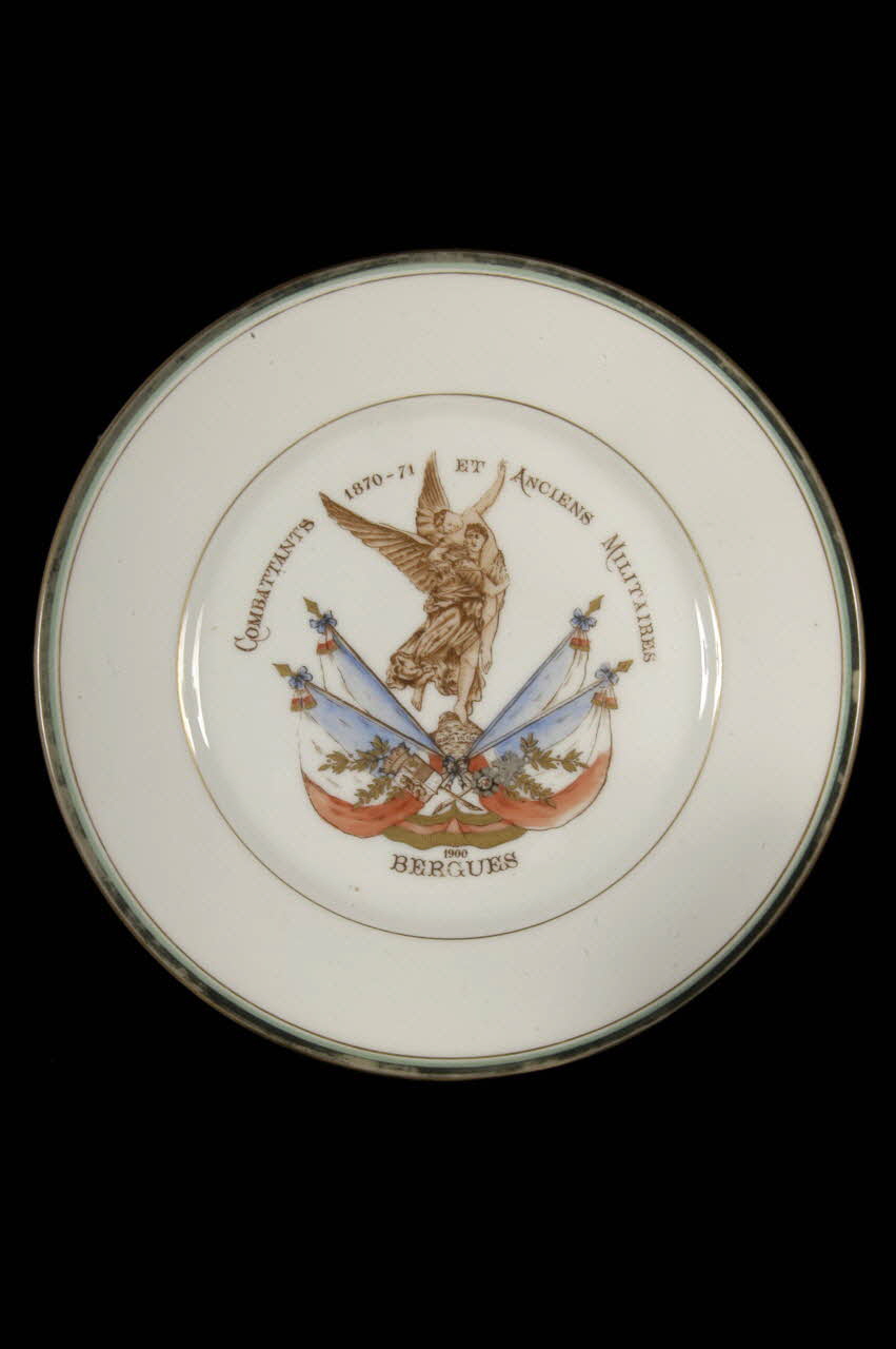 assiette plate Nord-Pas-de-Calais, France 1900 1963.133.17 Photo