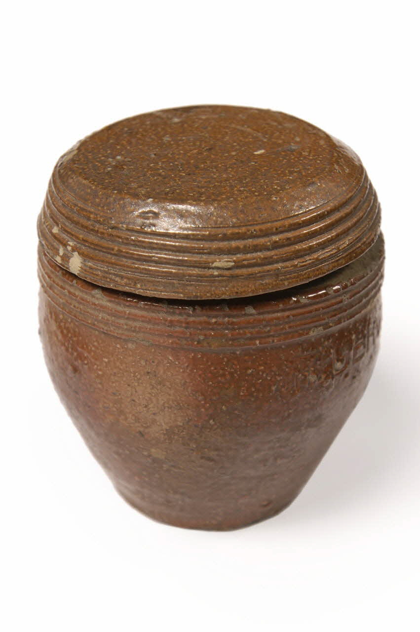 Fabrique Bertin pot à crème Picardie, France 1914 1963.59.9.1-2 Photo