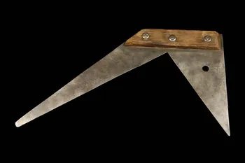 EQUERRE D'ONGLET 1963.87.18  Photo