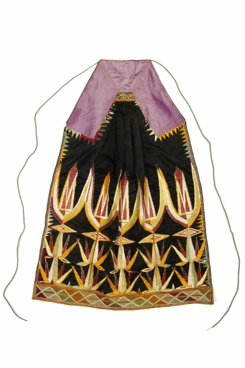 tablier Désignation d'origine : "grembiule" DMH1963.34.2.7 Photo MNHN / photo Mucem /Virginie Louis