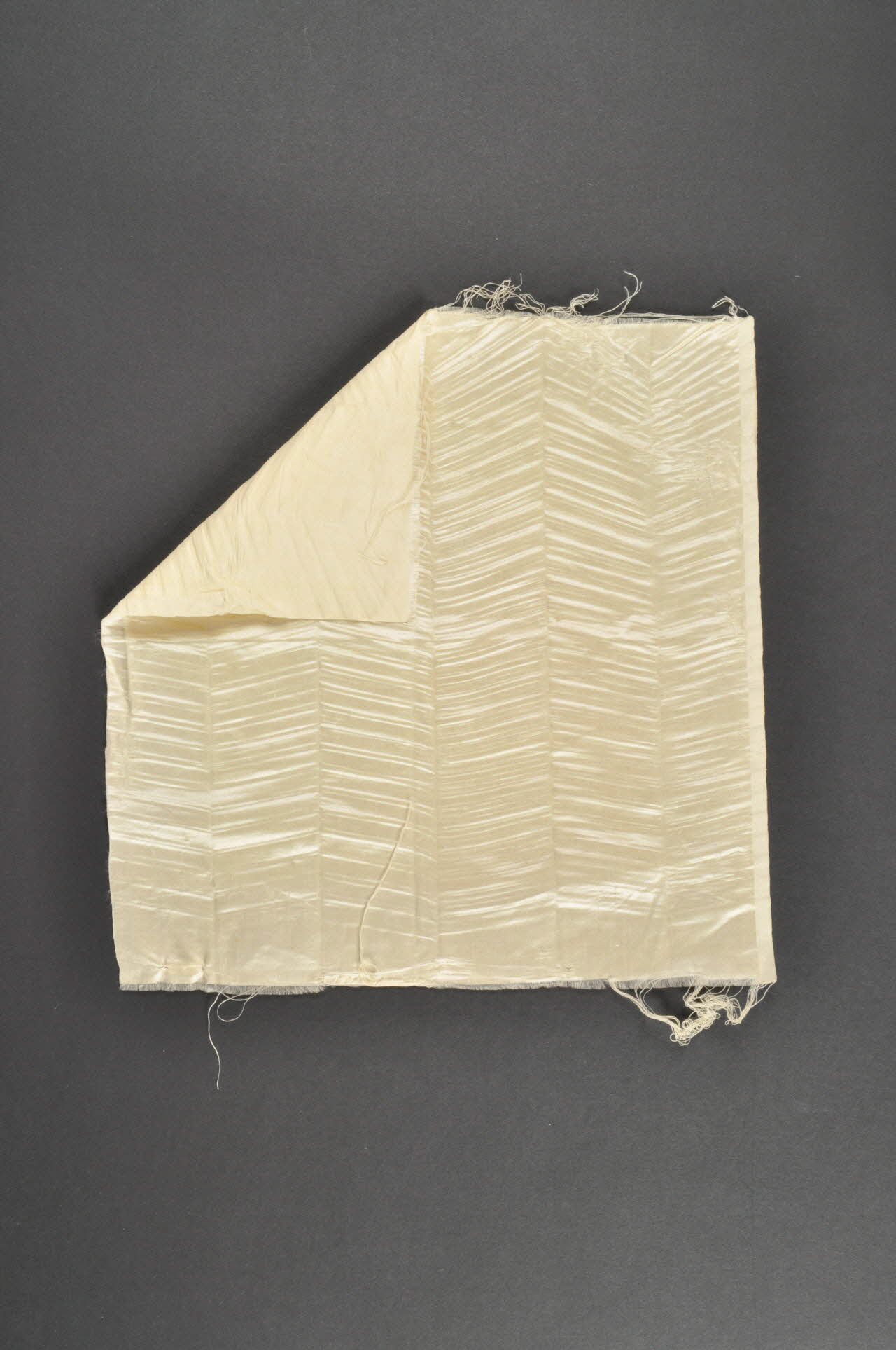 dessous de coiffe de fête 1959.113.11 Photo Mucem