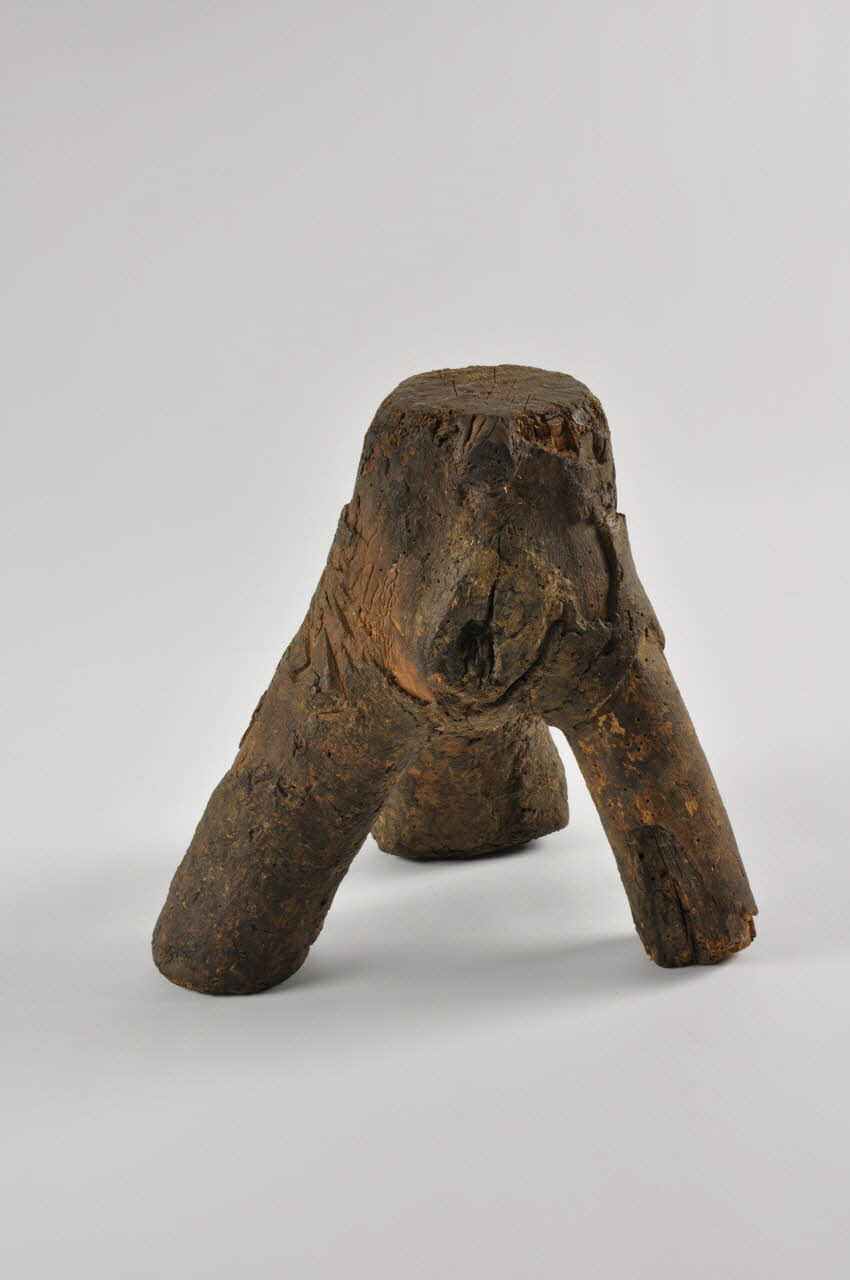 TABOURET A TRAIRE trubes ta mulse 1960.140.57 Photo Mucem