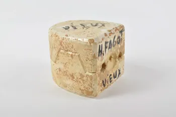 Ateliers Marcel Carbonel moule à santon Vieux au fagot Provence-Alpes-Côte d’Azur, France 1935-1957 1957.174.148.1-2 Photo Mucem