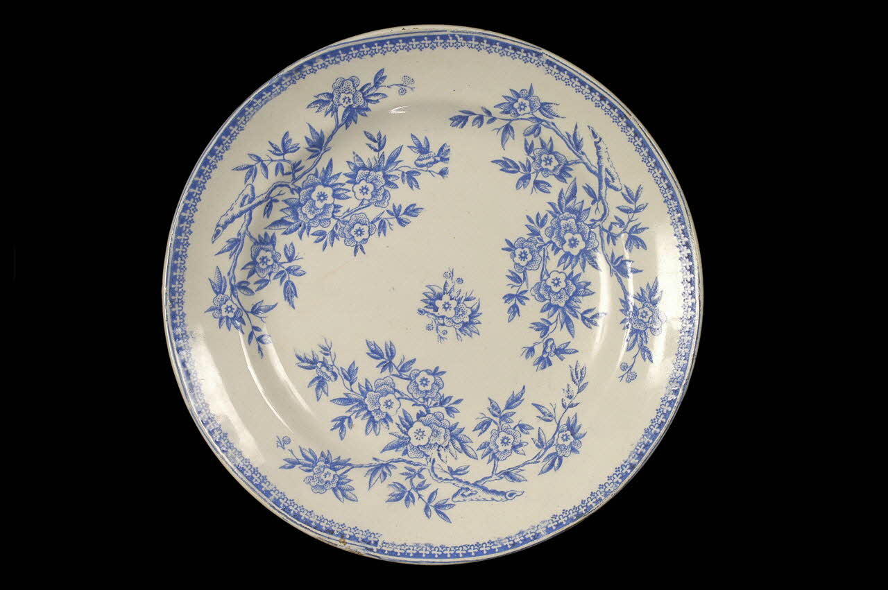 assiette plate Rhône-Alpes, France 1900-1912 1965.65.33 Photo