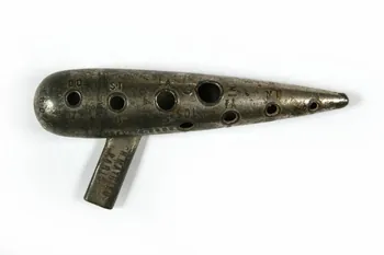 instrument de musique de clown 1967.115.159 Photo Mucem
