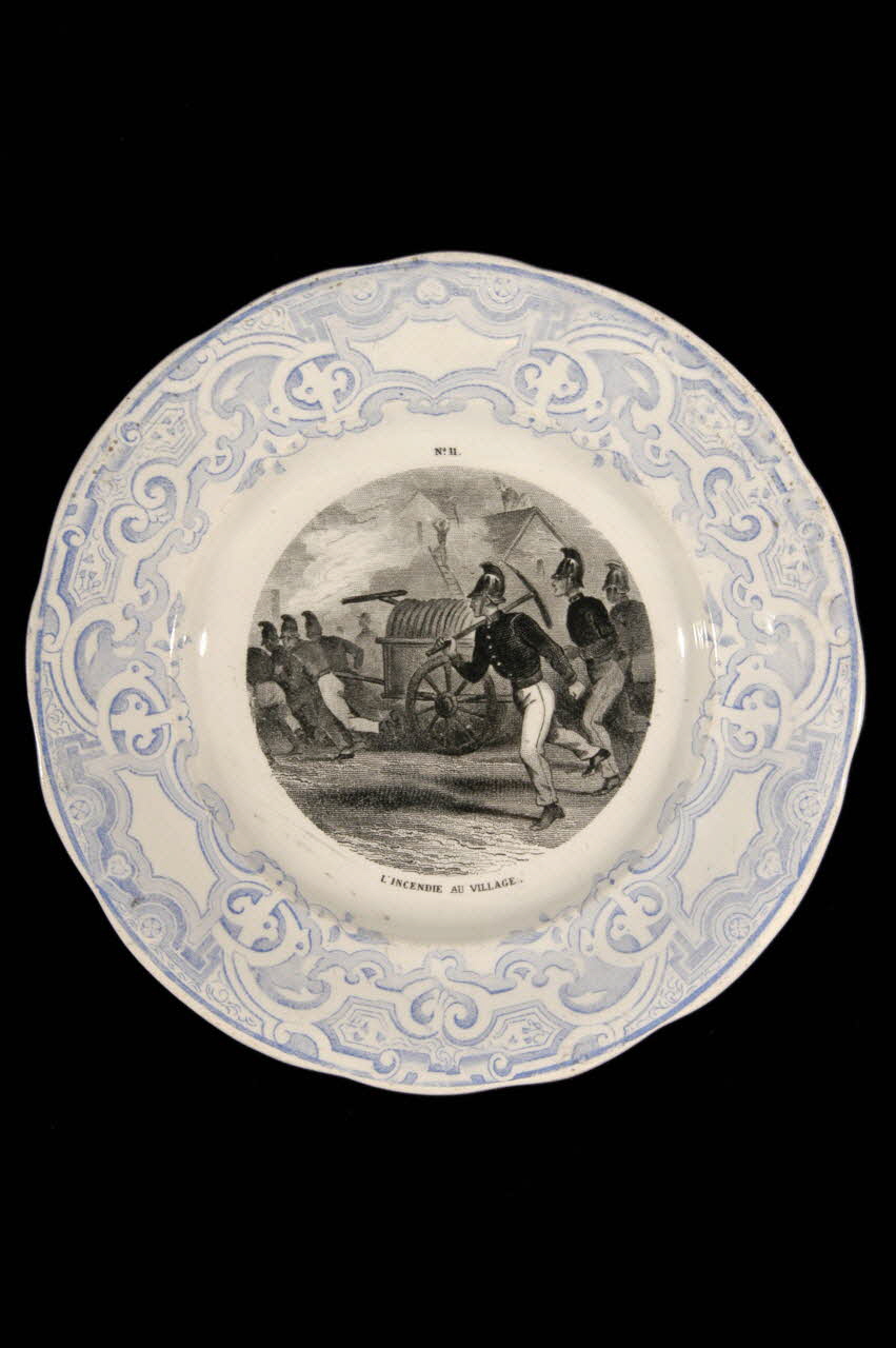 FaïEnces ; Lebeuf Milliet Et Cie assiette à dessert Picardie, France 1868-1876 1967.12.9  Photo