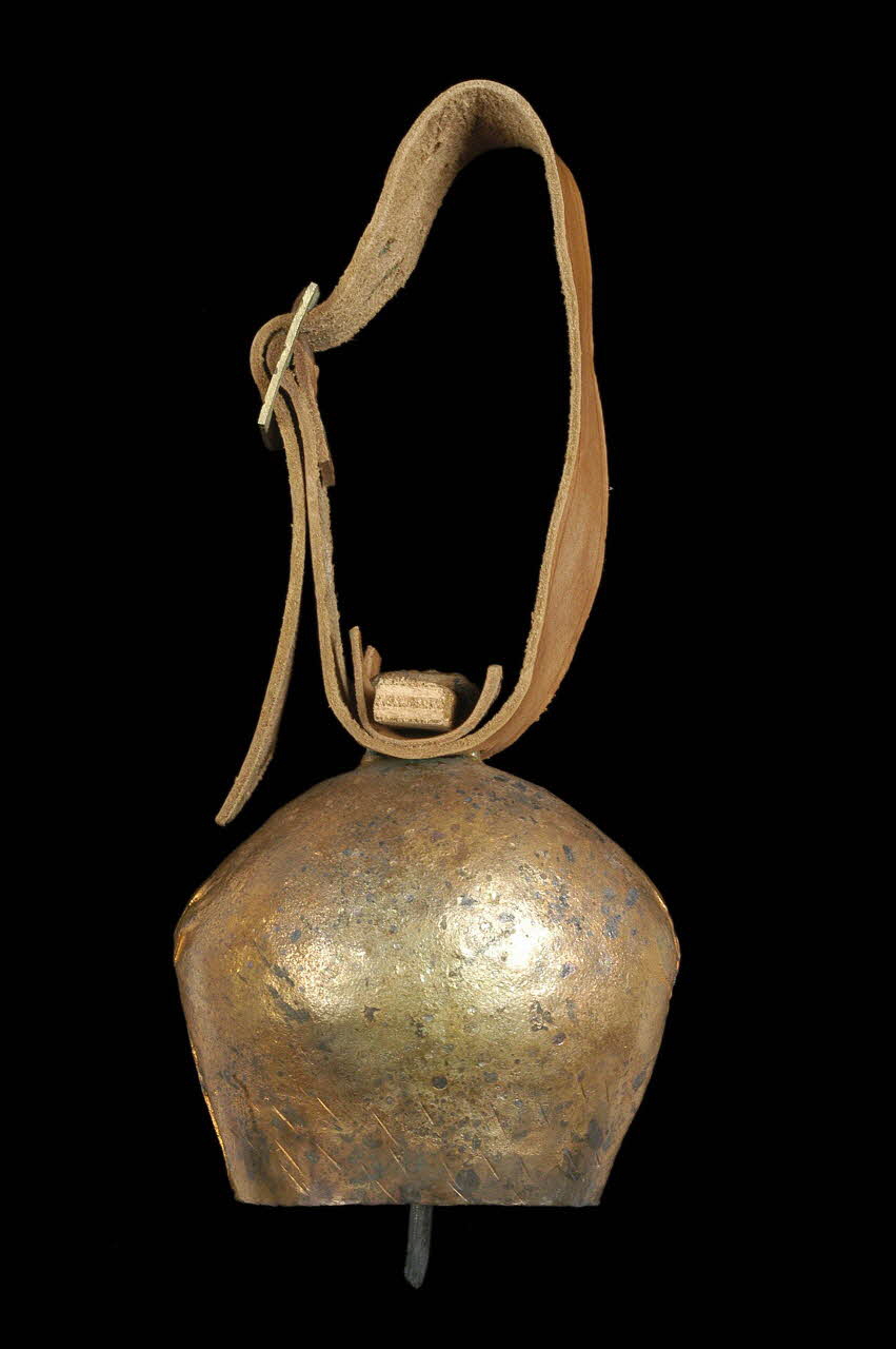 CLOCHE ET COLLIER DMH1968.23.182.1-2 Photo